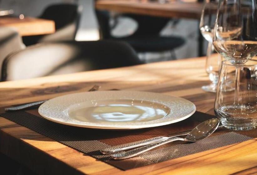 سوئیت با تخت بزرگ, Ruko Boutique