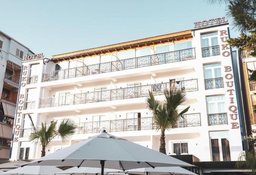 سوییت با چشم‌انداز استخر, Ruko Boutique