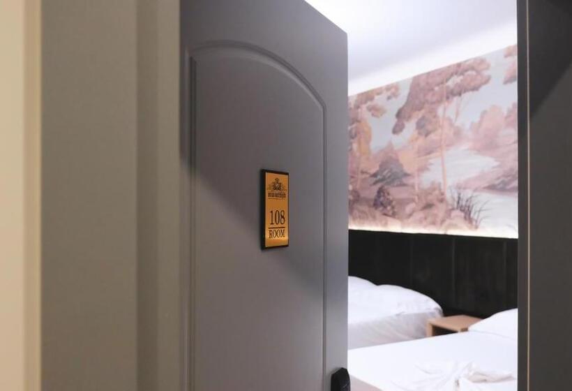 سوییت با چشم‌انداز استخر, Ruko Boutique