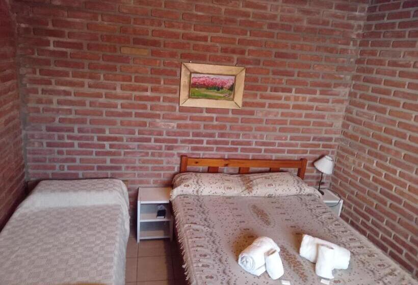 Economy Triple Room, Jonatan Ii Bed & Breakfast