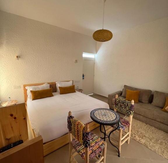 سوییت لوکس, Le Réel Kaouki