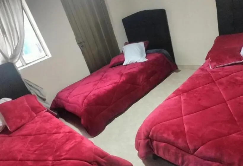 バスルーム共有のトリプルスタンダード, Aparta Hotel Balconcitos