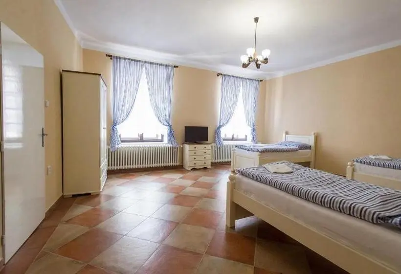 سوییت خانوادگی, Penzion U Františka