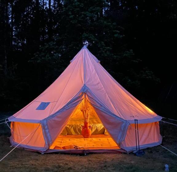 اتاق استاندارد سه تخته با چشم‌انداز باغ, Veskimäe Muhu Island