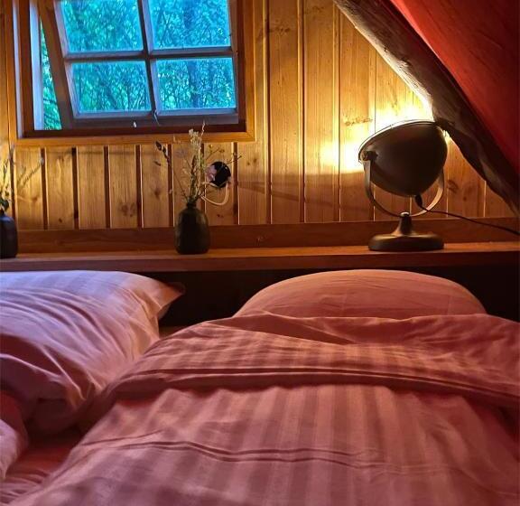 استودیو استاندارد با چشم‌انداز باغ, Veskimäe Muhu Island