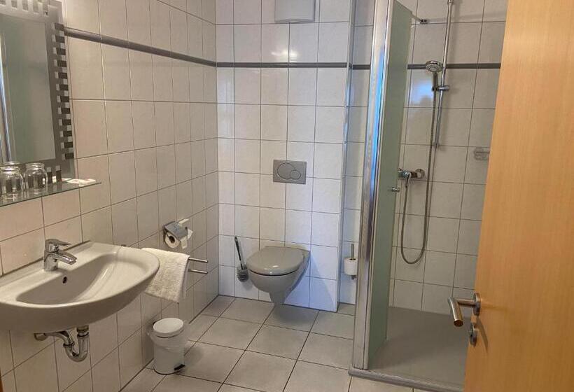 Номер Стандарт, Pension Zum Bahnhof