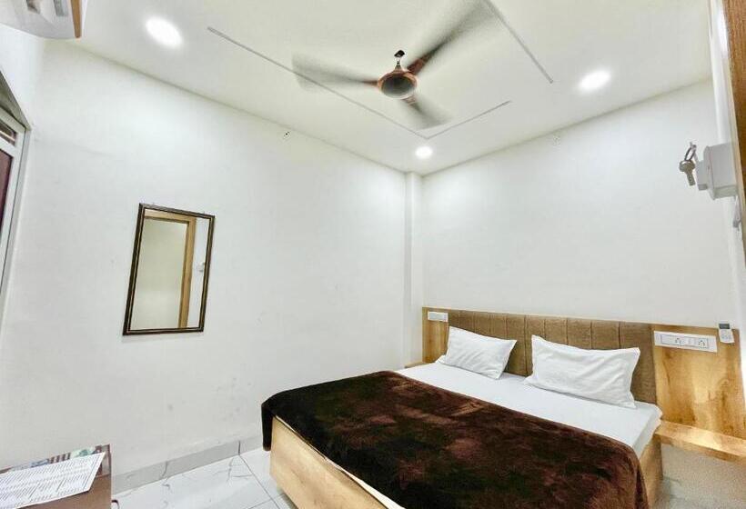 디럭스 룸, Sv Palace ! Ujjain ! होटल एसवी पैलेस ஹோட்டல் Sv பேலஸ் హోటల్ Sv ప్యాలెస్ Fully Air Conditioned