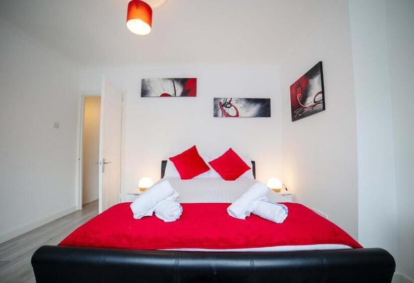 منزل غرفة نوم واحدة, Excel 3 Bed Fresh Linen Fast Wifi Please Contact Us Today At One Stop Property Management