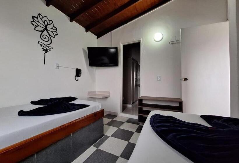 带2个双人床的标准工作室, Playa Sur