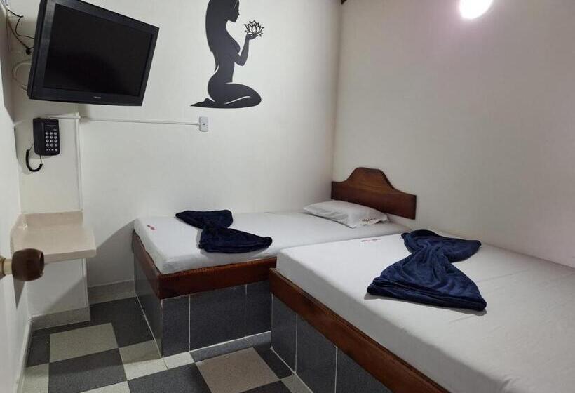 带2个双人床的标准工作室, Playa Sur