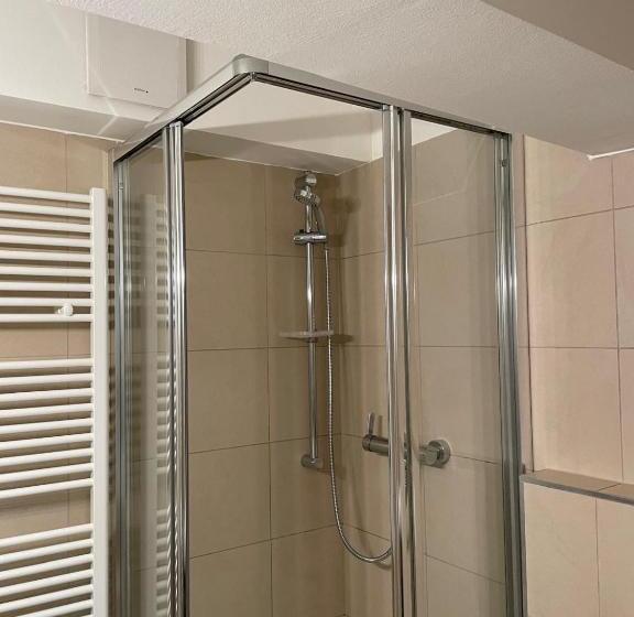 استودیوی استاندارد, Kh Mariahilf