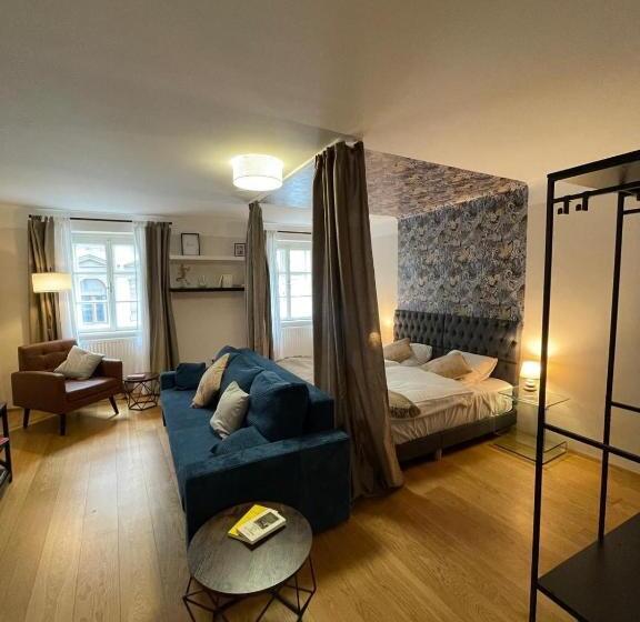 استودیوی استاندارد, Kh Mariahilf