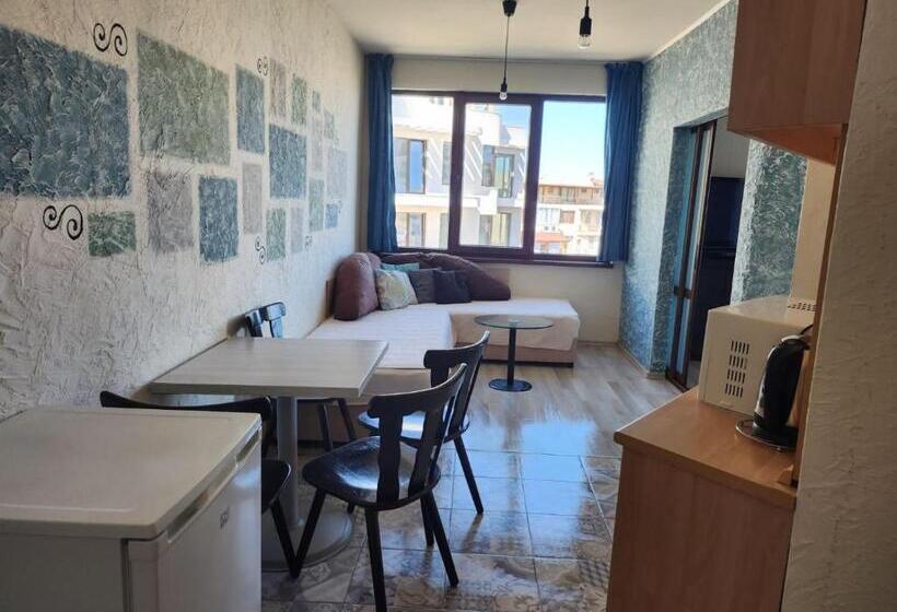 استودیو استاندارد با بالکن, къща за гости азалия