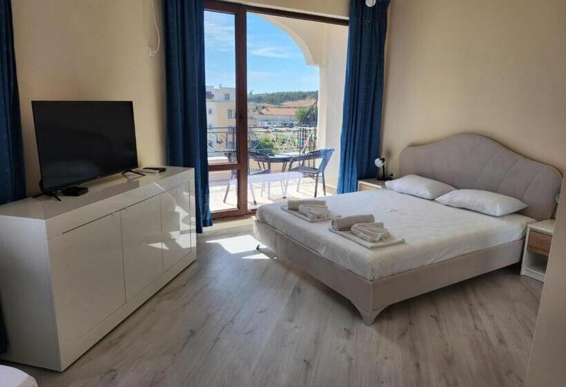 استودیو استاندارد با تراس, къща за гости азалия