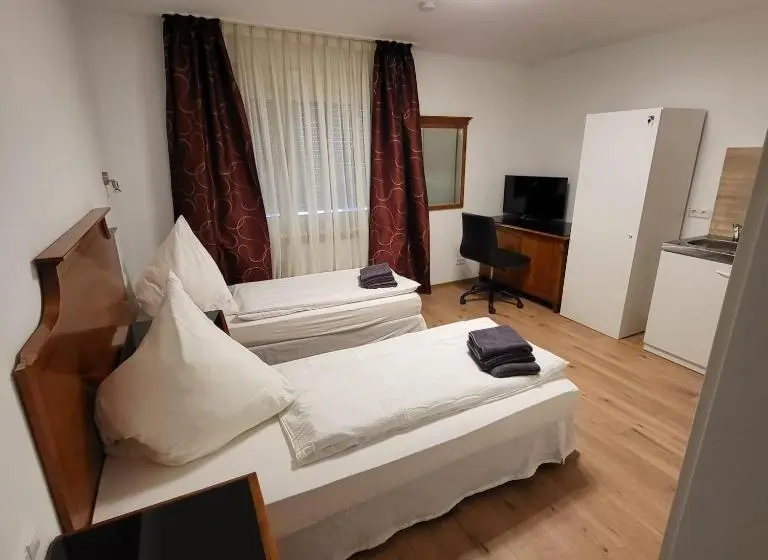 スタンダードルーム, Frankenthal City Apartment Mit Eigene Bad Und Kochmöglichkeit