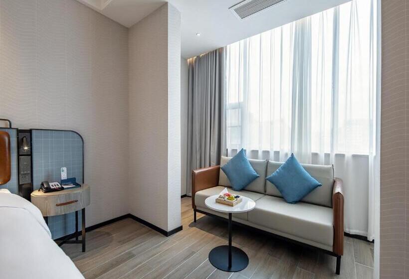 Номер Стандарт Трехместный, Echarm Hotel Hechi Bama Branch