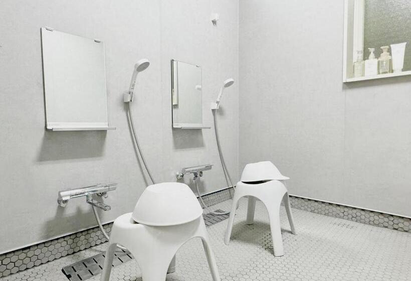 Quarto Familiar, Makiba