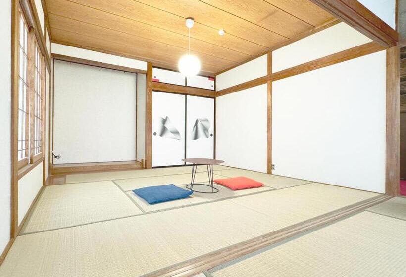 Quarto Familiar, Makiba