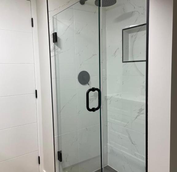 Номер Стандарт, Flora S House