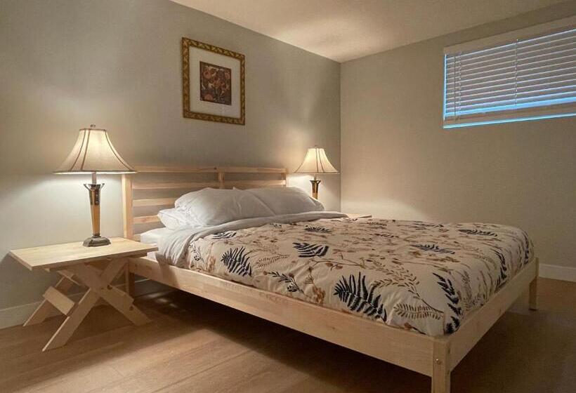 اتاق استاندارد, Flora S House