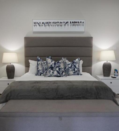اتاق سوپریور با تخت بزرگ, Ridgeway Place