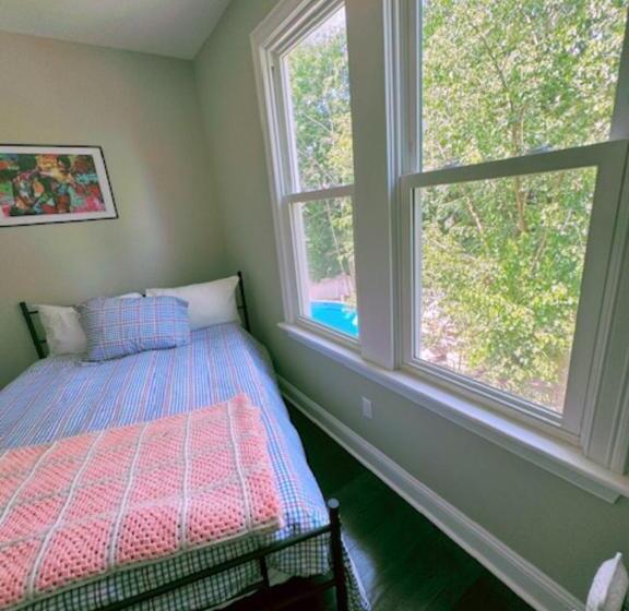 Четырехместный Номер Стандарт Вид на Сад, Bloom Boutique All Inclusive Bed & Breakfast