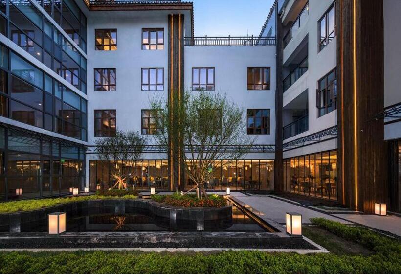 Семейный Номер, Country Inn & Suite By Radisson, Xichang Qionghai Wetland Park