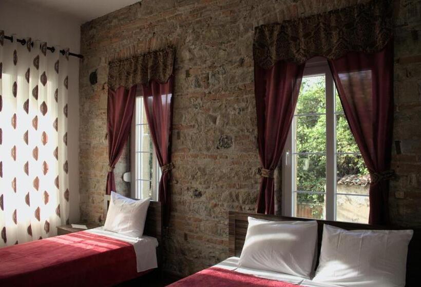 חדר משפחתי, Domus