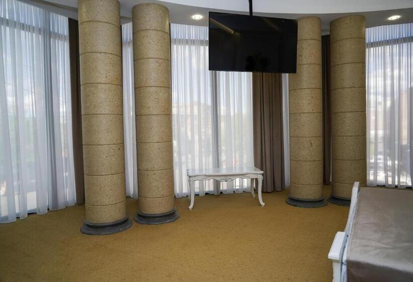 سوییت, Igit Plaza