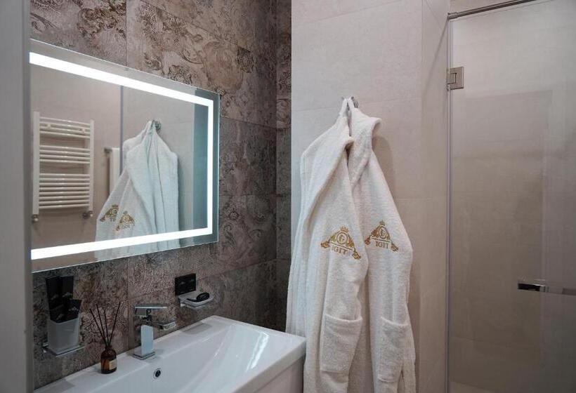 سوییت, Igit Plaza