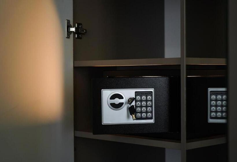 اتاق لوکس, Igit Plaza