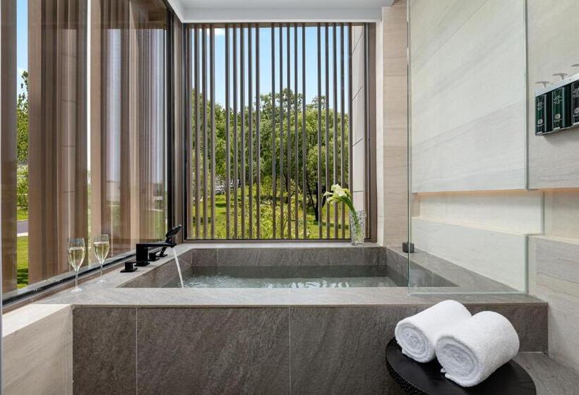 스위트 킹사이즈 침대, Indigo Beidaihe