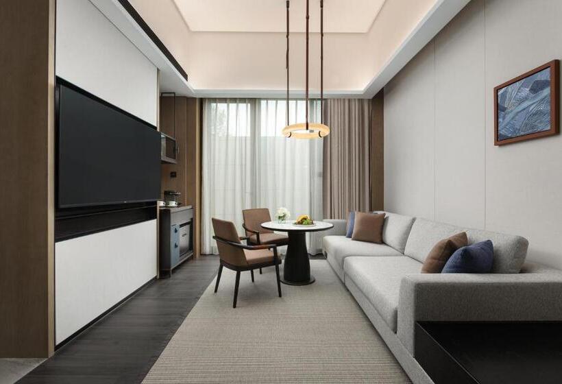 스위트 킹사이즈 침대, Indigo Beidaihe