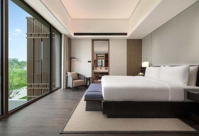 스위트 킹사이즈 침대, Indigo Beidaihe