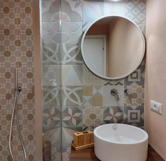 エコノミールーム, La Casa Di Vibi