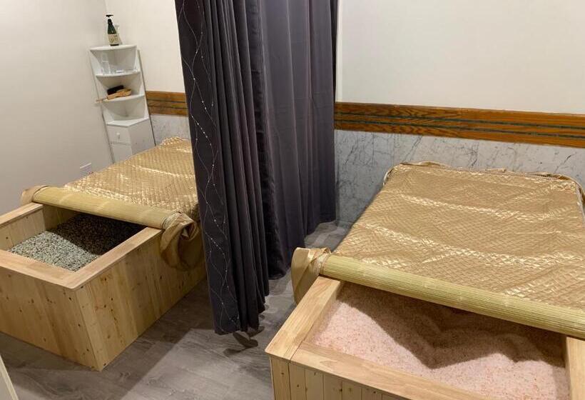 直达温泉标准间, Sunny Home