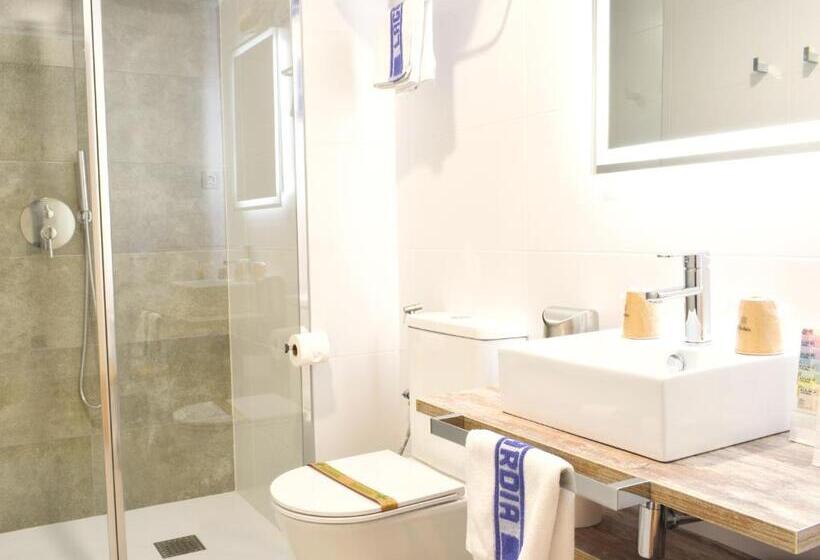 חדר סטנדרט, Pachico