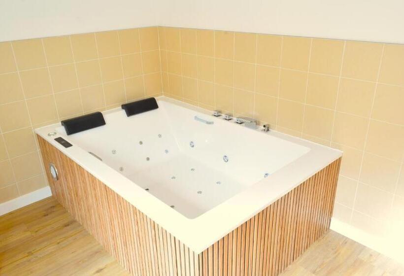 חדר סטנדרט, Pachico