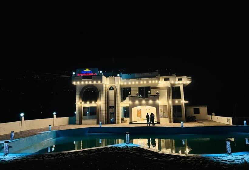 اتاق استاندارد سه نفره, Royal Shangrila Balakot