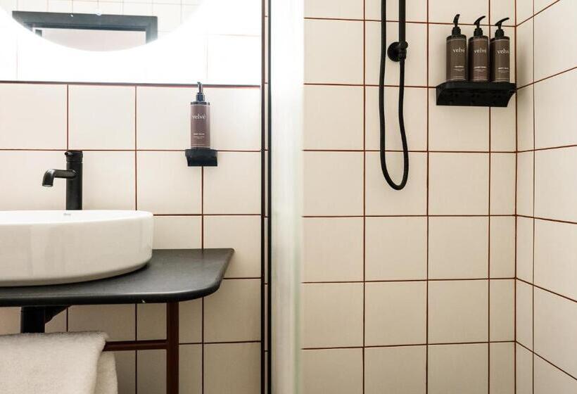 带大床的高级房间, The Foundry