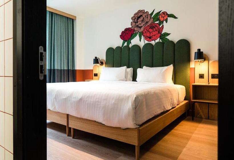 高级大房间, The Foundry