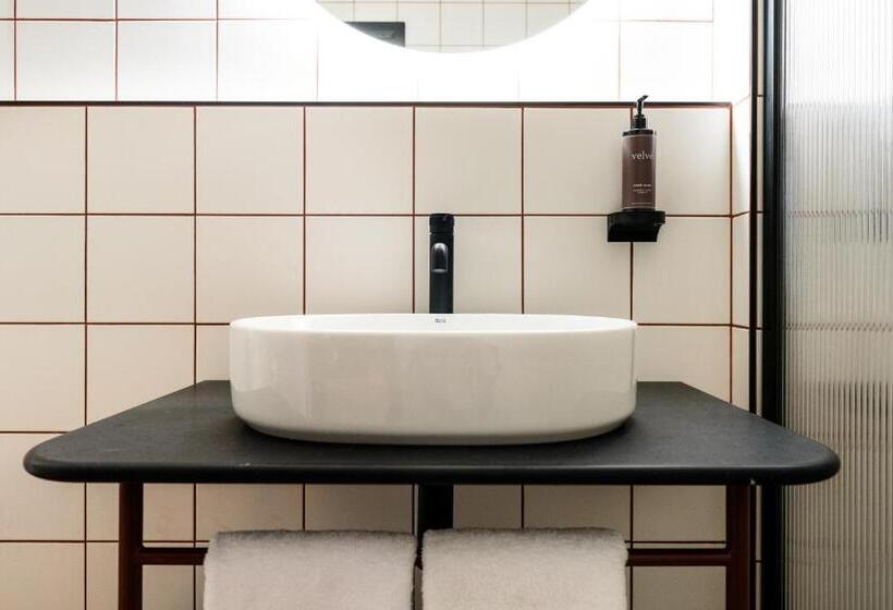 高级大房间, The Foundry