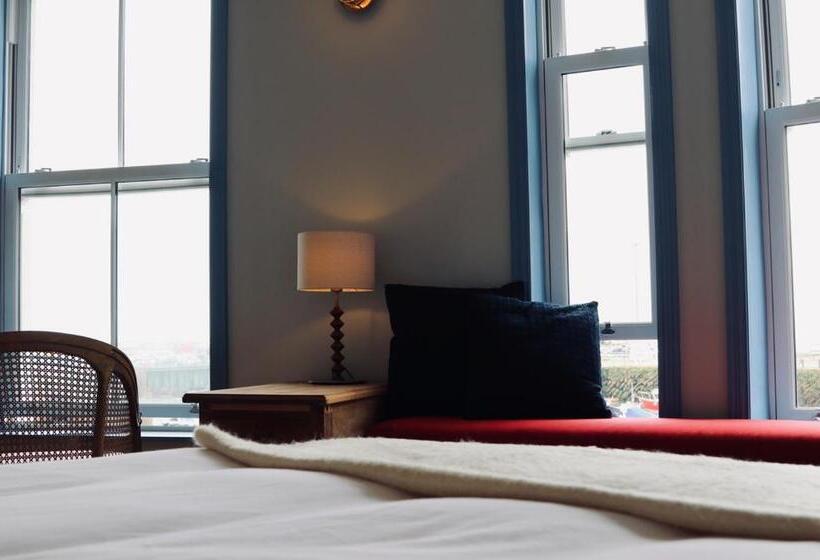 חדר סטנדרט עם מיטת קינג, The London & Paris