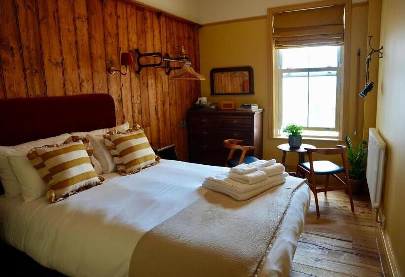 חדר סטנדרט נוף לים, The London & Paris