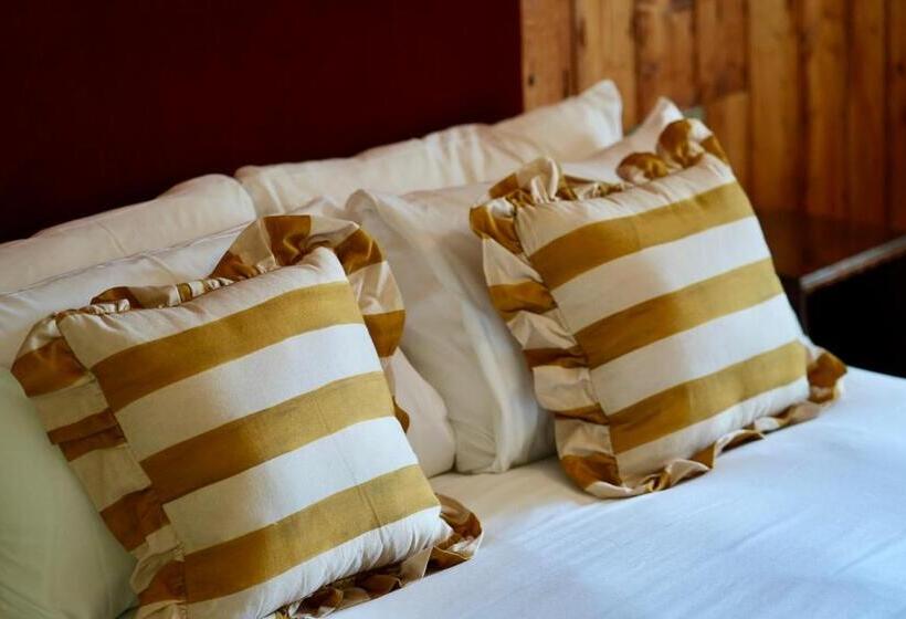 חדר סטנדרט נוף לים, The London & Paris