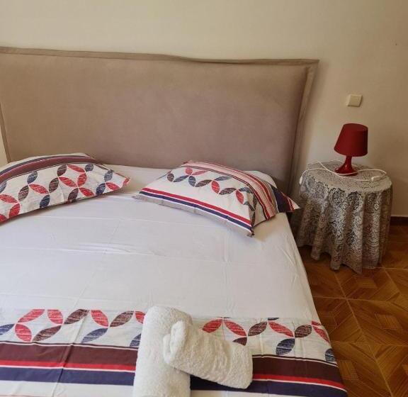 غرفة قياسية مزوَّدة بشُرفة, Antigoni Bellavista Suites