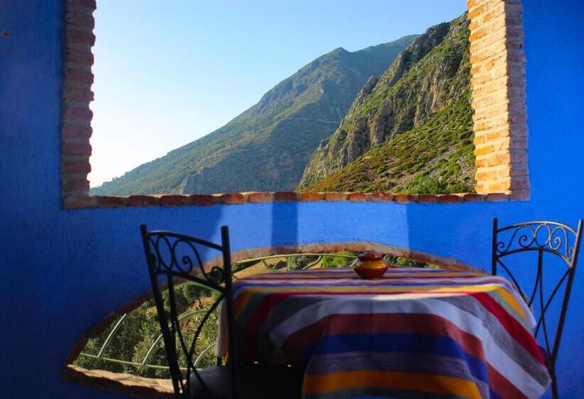 اتاق لوکس با بالکن, Haven Hills Social Club