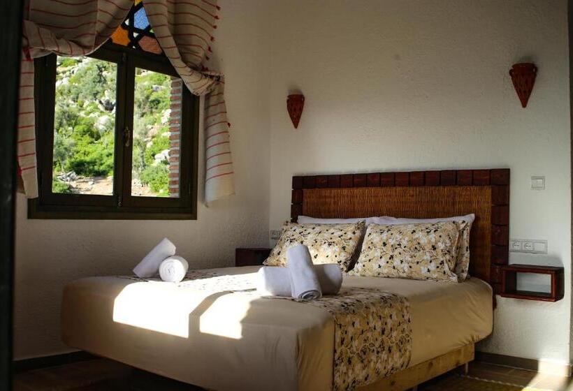 اتاق لوکس با بالکن, Haven Hills Social Club