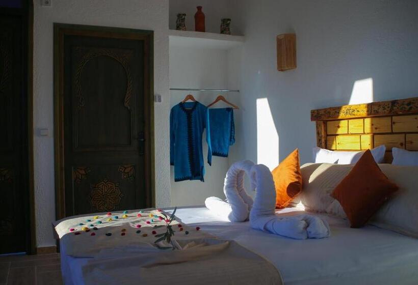 اتاق استاندارد با بالکن, Haven Hills Social Club