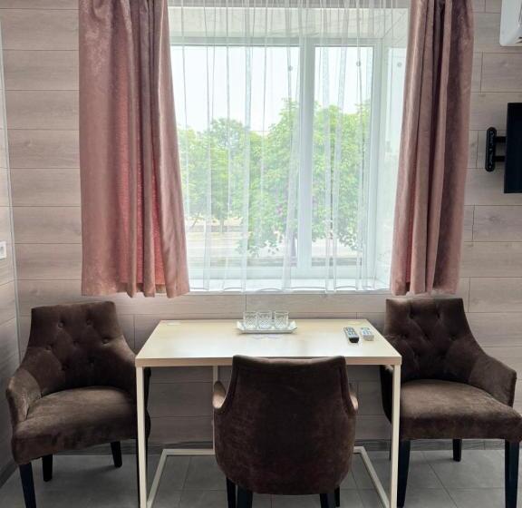 اتاق استاندارد سه نفره, Tetris Voznesensk